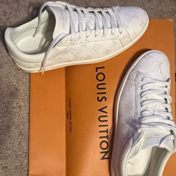 Sneakers from Louis Vuitton - Picture 2 of 4